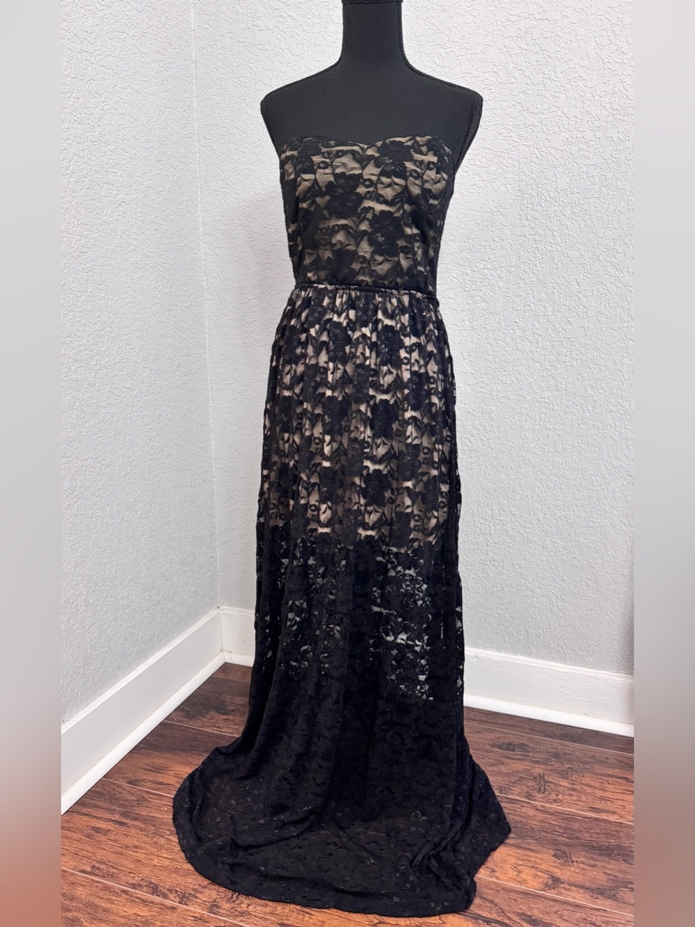Lovely Day Black Lace Strapless Evening Gown - Picture 1 of 5